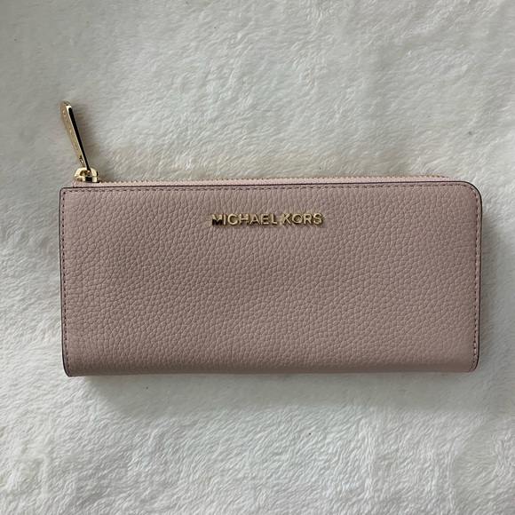 Michael Kors Wallet - Picture 1 of 5